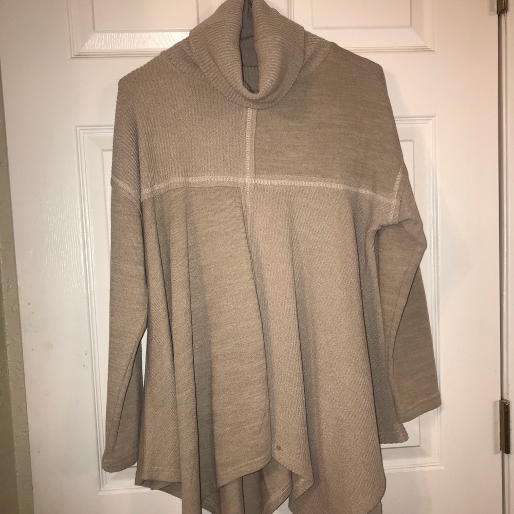 Turtle neck shirt